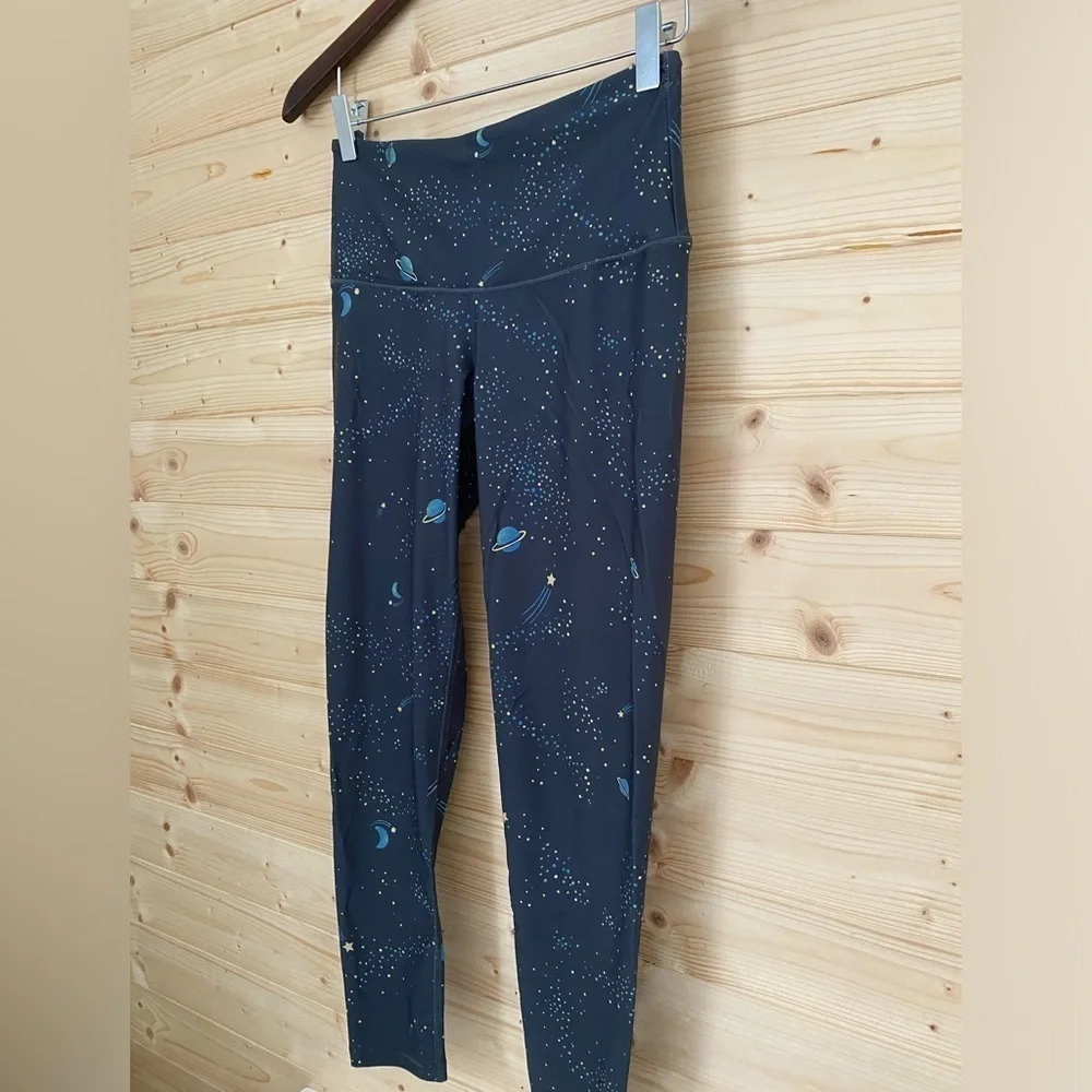 Victoria's Secret Sport Leggings Sz S Gray Cosmic Space Print Workout Yoga Pants - Picture 2 of 8